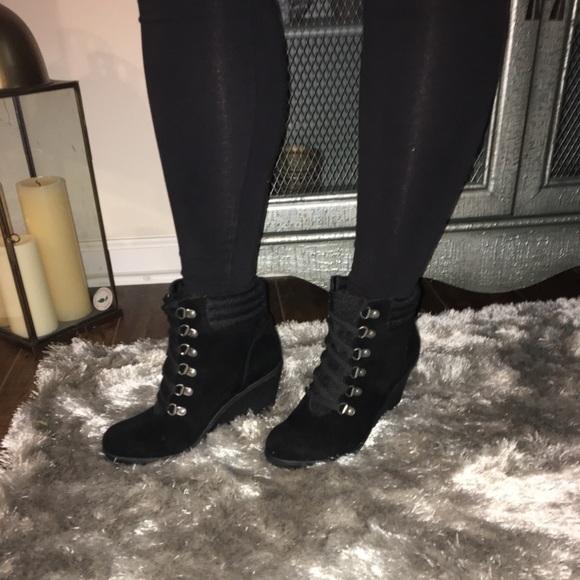 Shoe Dazzle Shoes - Black booties